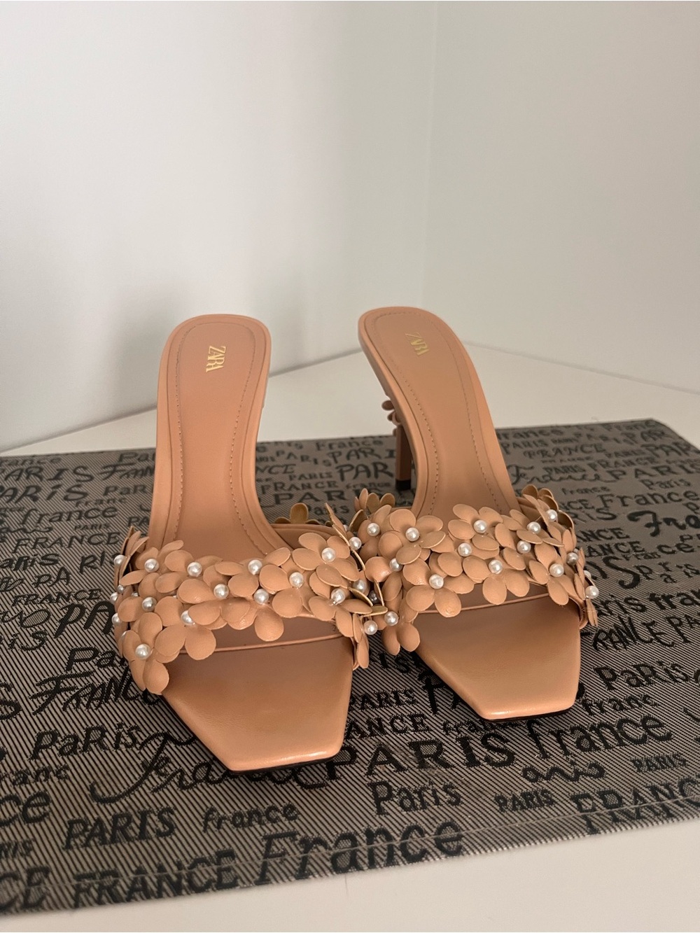 New! Zara Tan Floral Pearl Slide Mules